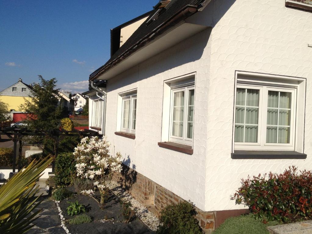 Haus Uebernachtenswert Cochem Mosel Zewnętrze zdjęcie